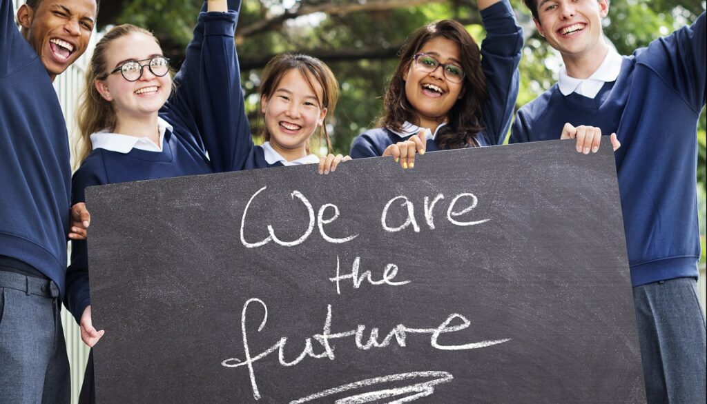 Los jóvenes son el futuro de un país, imagen de Pixabay